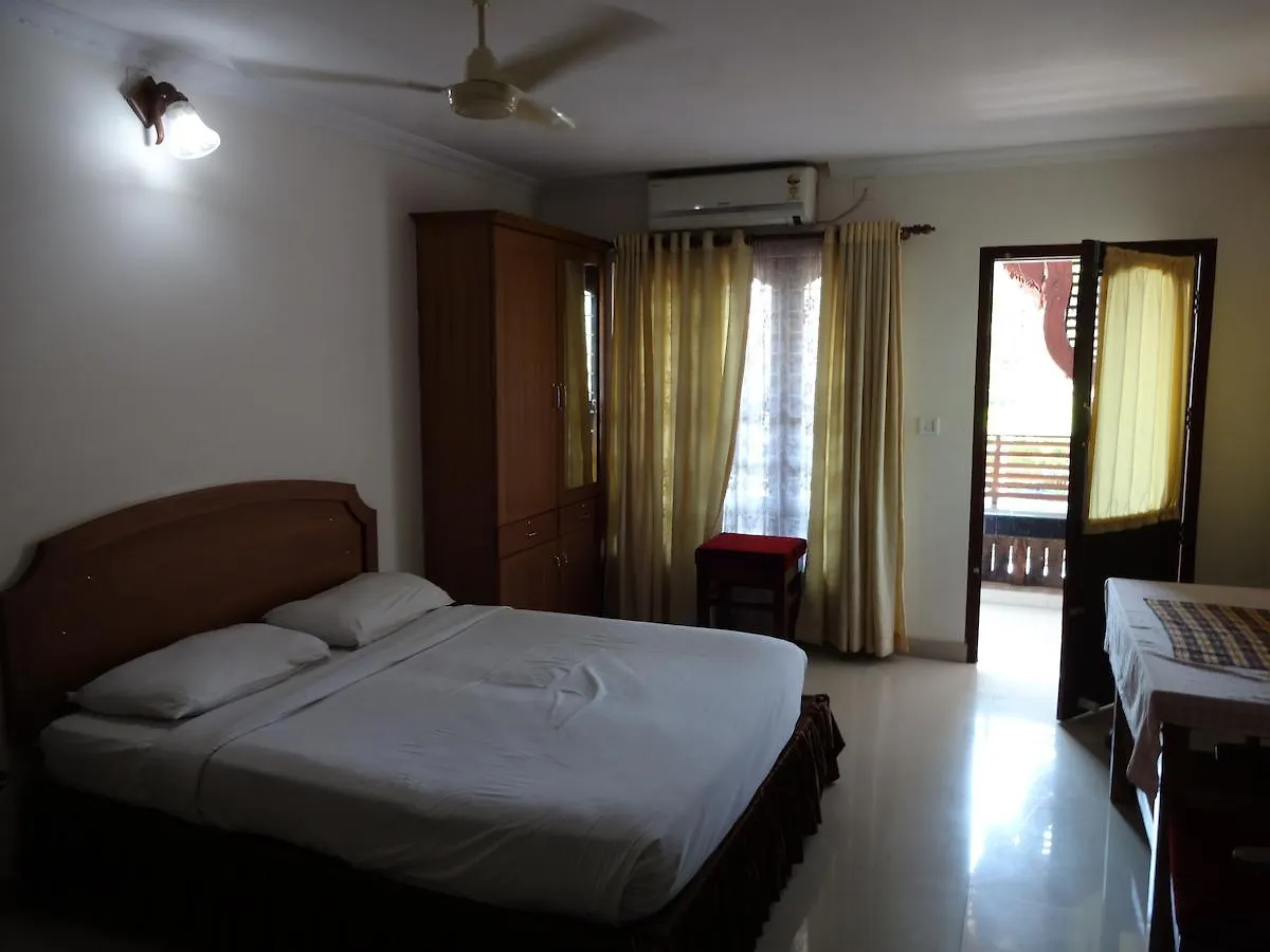 Hotel Sisir Palace Backwater Resort Alappuzha