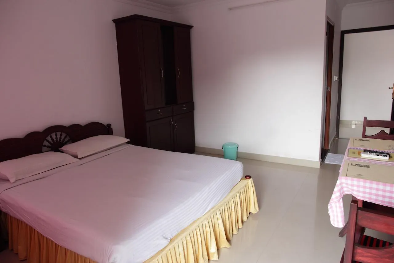 Hotel Sisir Palace Backwater Resort Alappuzha